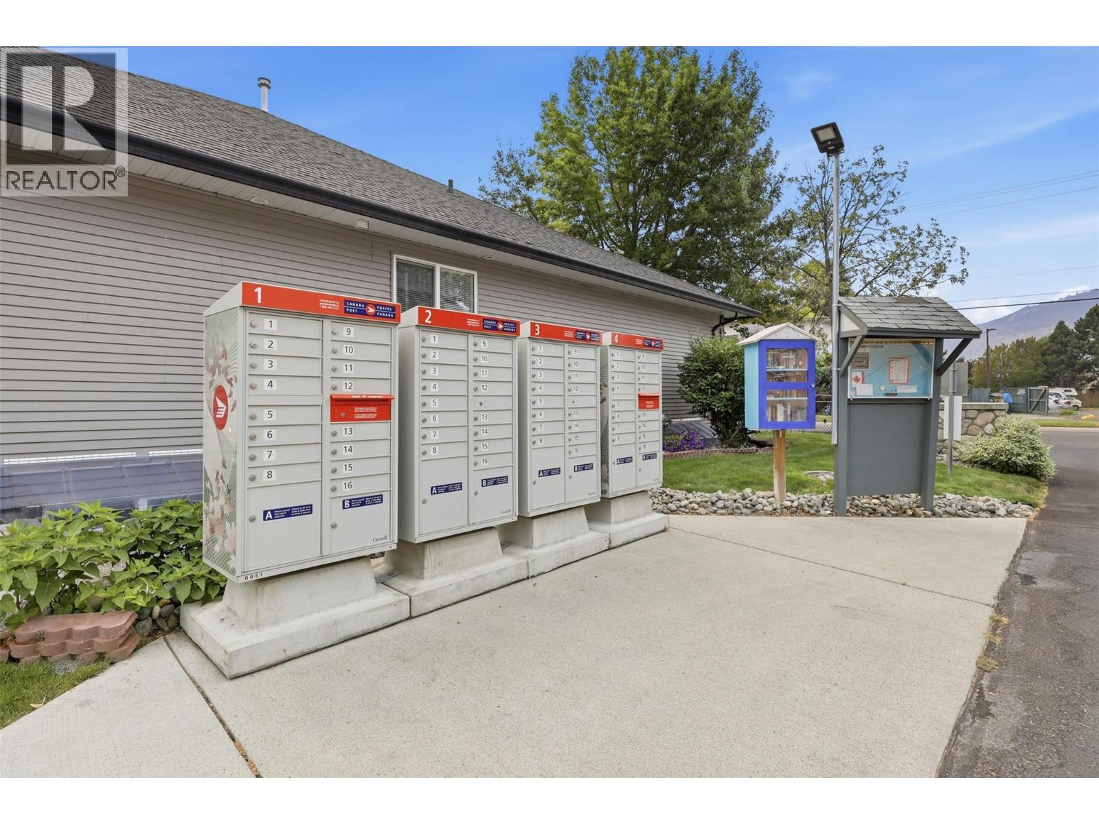 #16 1836 Greenfield Avenue - 53
