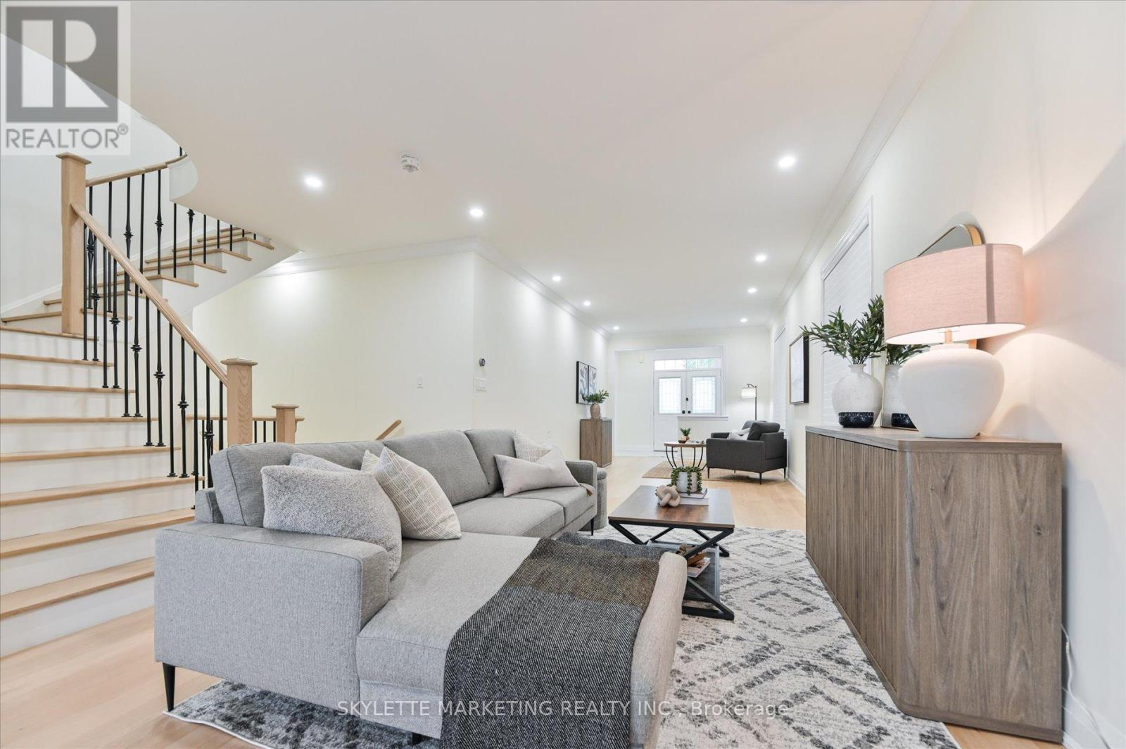 38 RUSSELL PARKER CRESCENT - Image 10