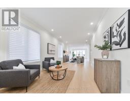 Family room - 38 Russell Parker Crescent, Aurora, ON L4G0V5 Photo 6