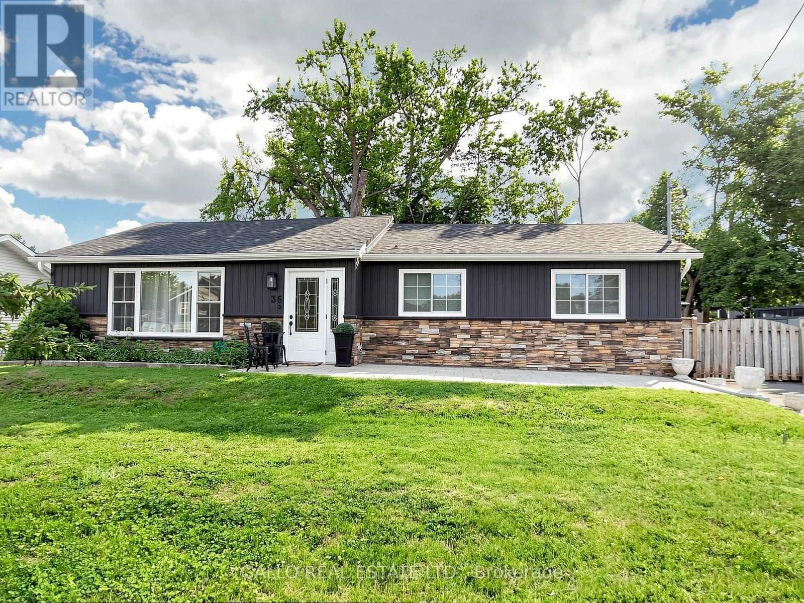 36 ELMVALE BOULEVARD - 1