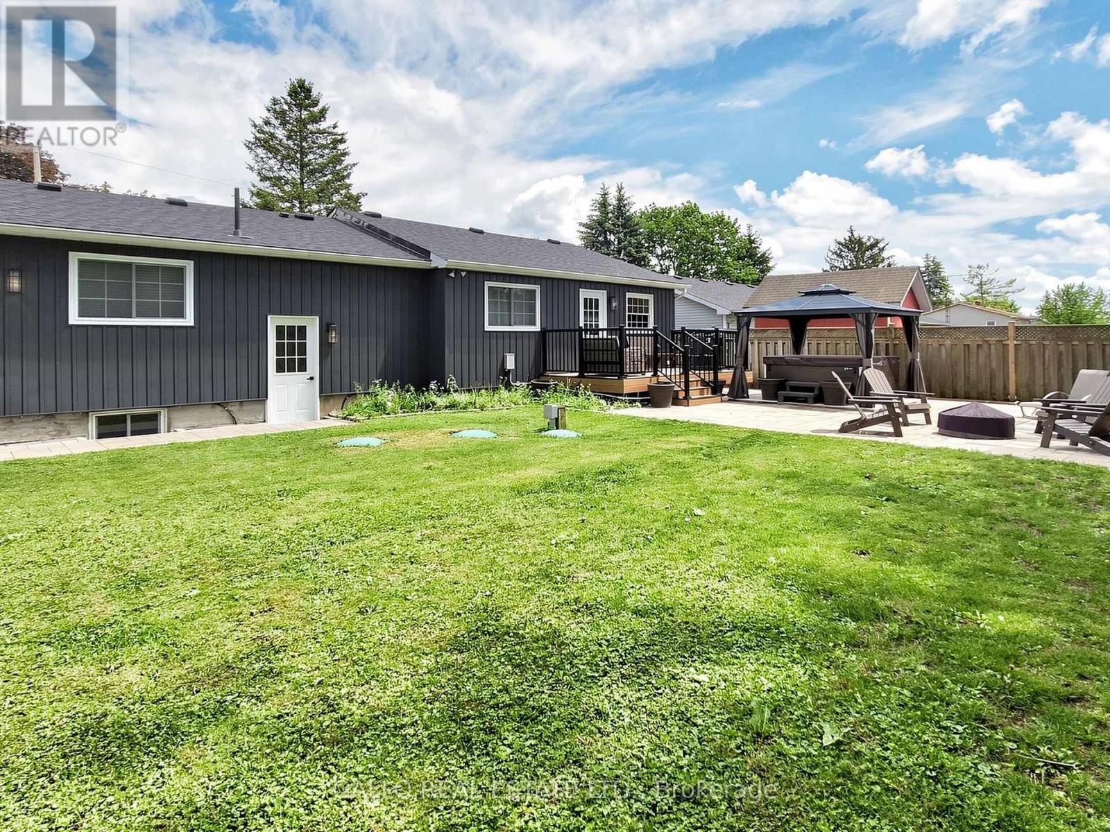36 ELMVALE BOULEVARD - 26