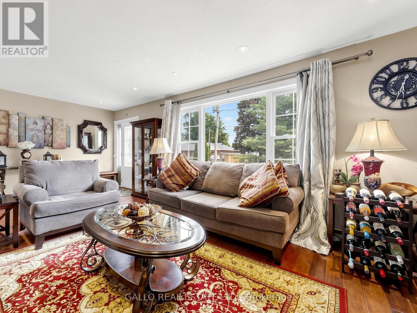 36 ELMVALE BOULEVARD - 4