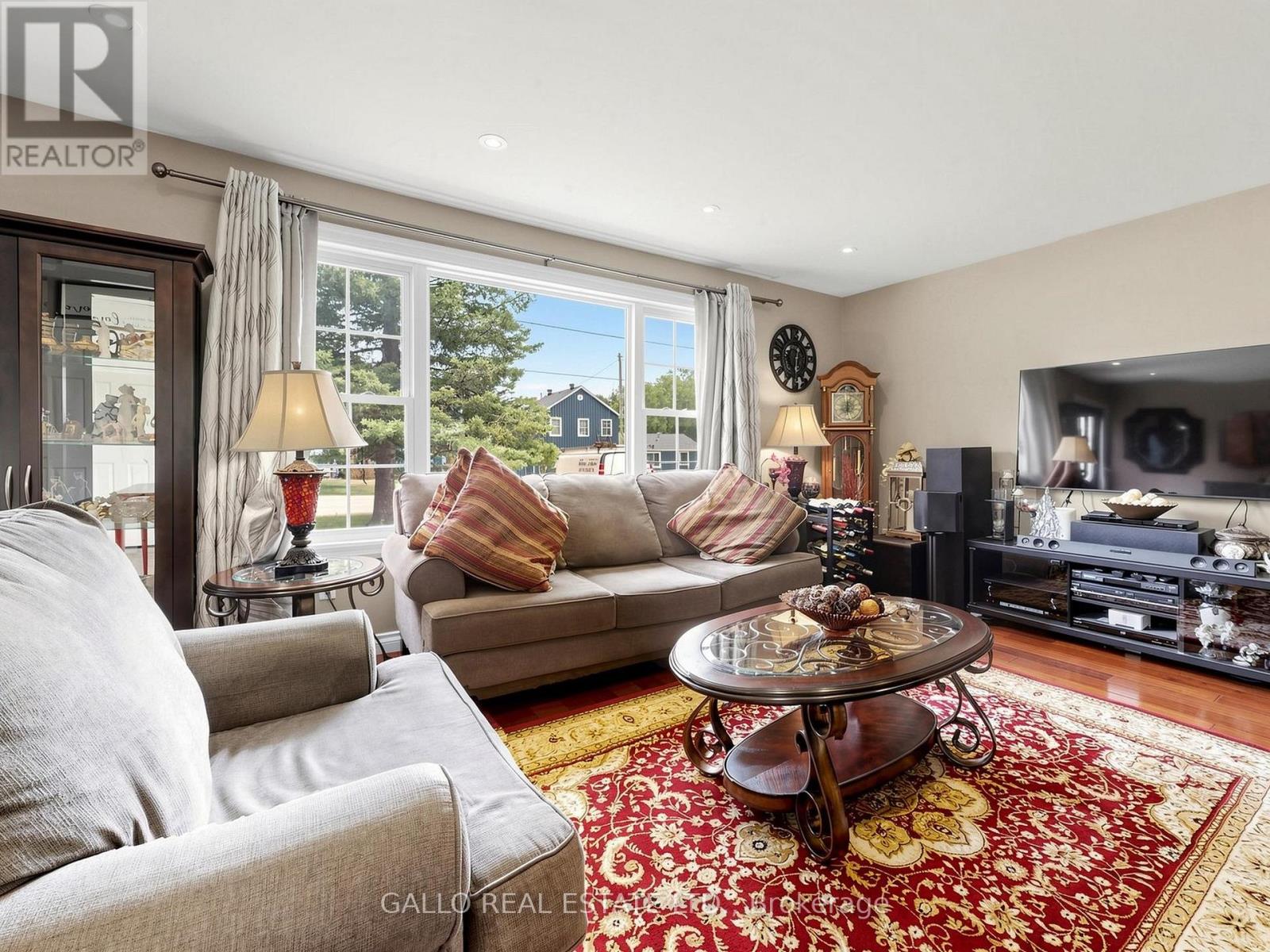 36 ELMVALE BOULEVARD - 5
