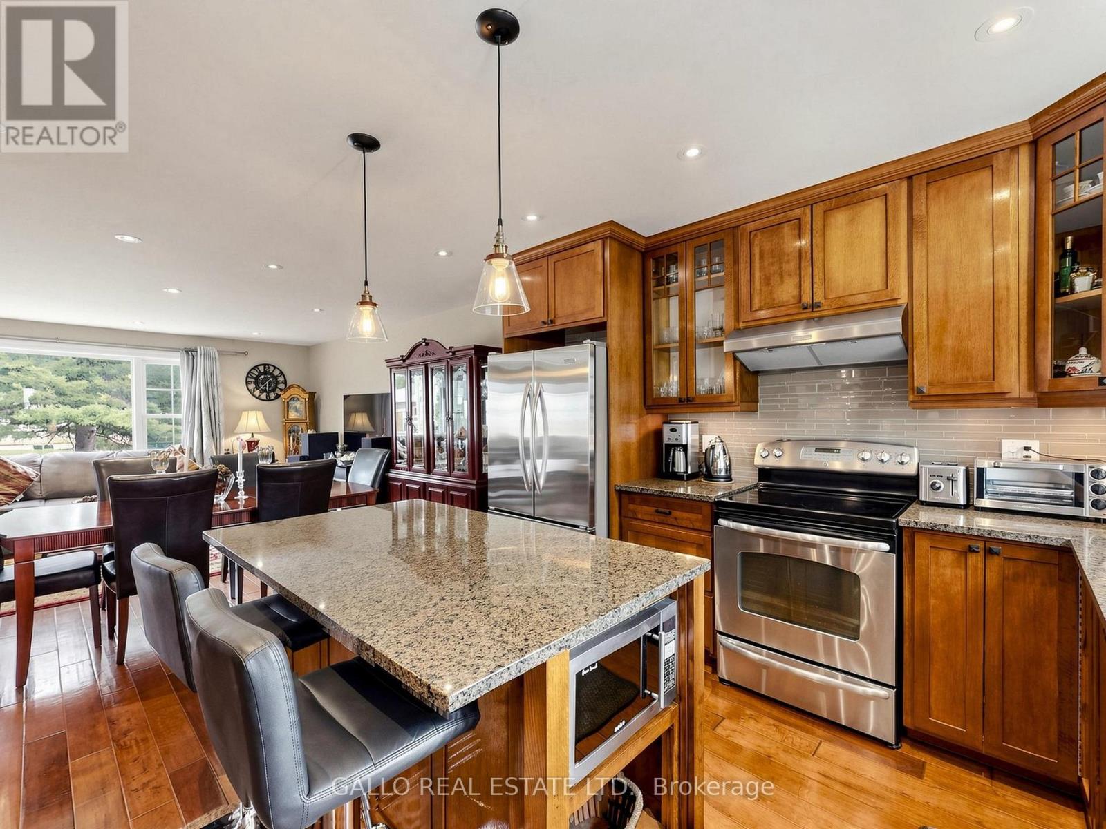 36 ELMVALE BOULEVARD - 7