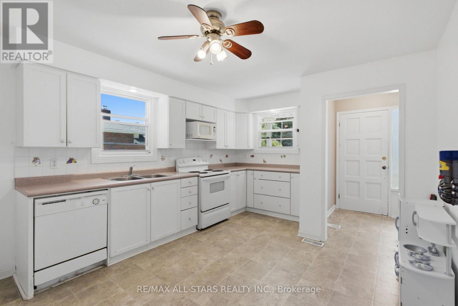 85 REACH STREET - 5