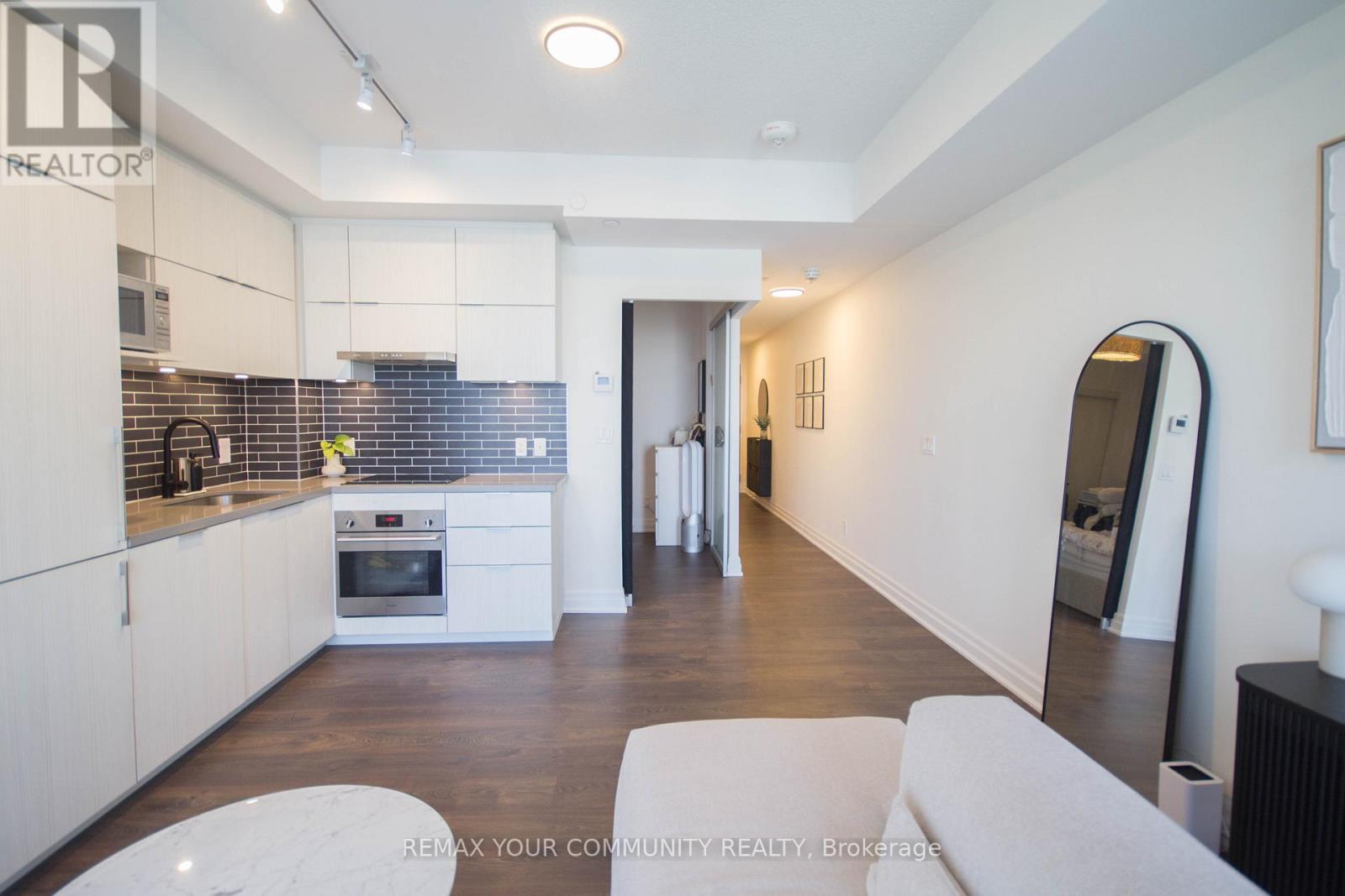 #1005 10 ROUGE VALLEY DRIVE W - 5