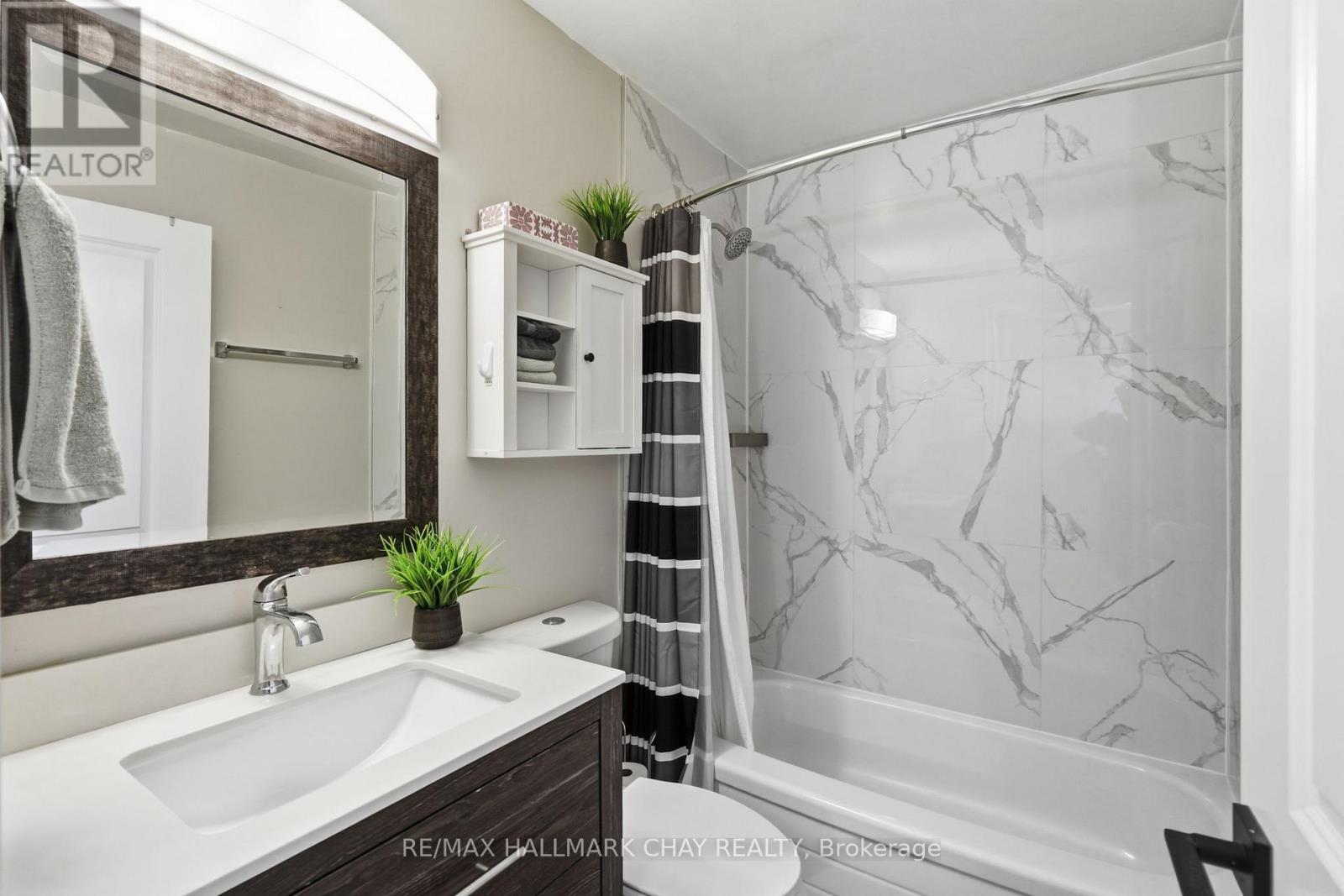 536 TENTH STREET - Image 17