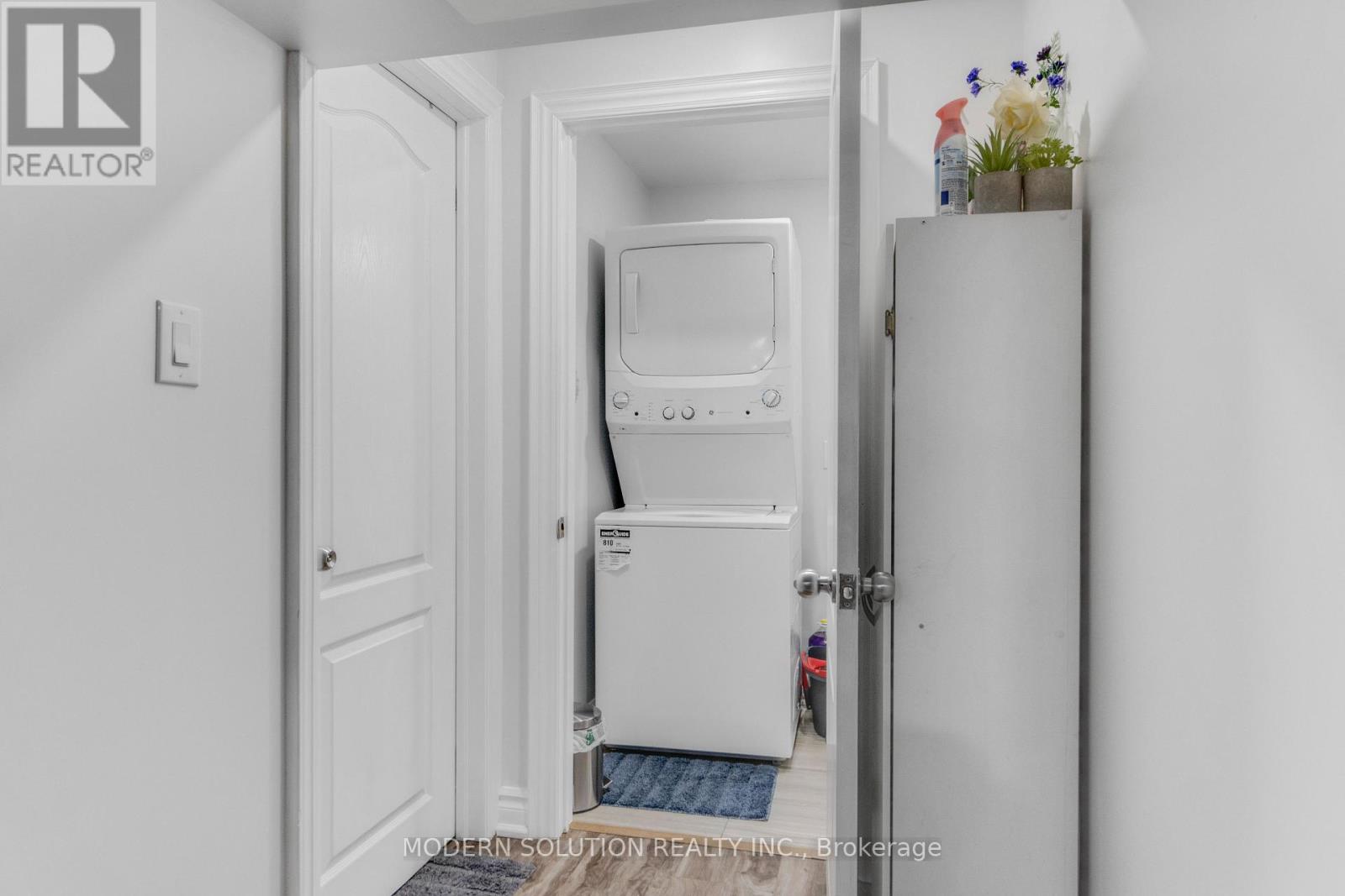 4 OVERHOLD CRESCENT - Image 45