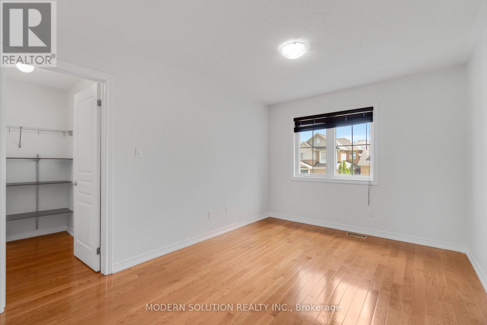 4 OVERHOLD CRESCENT - Image 34