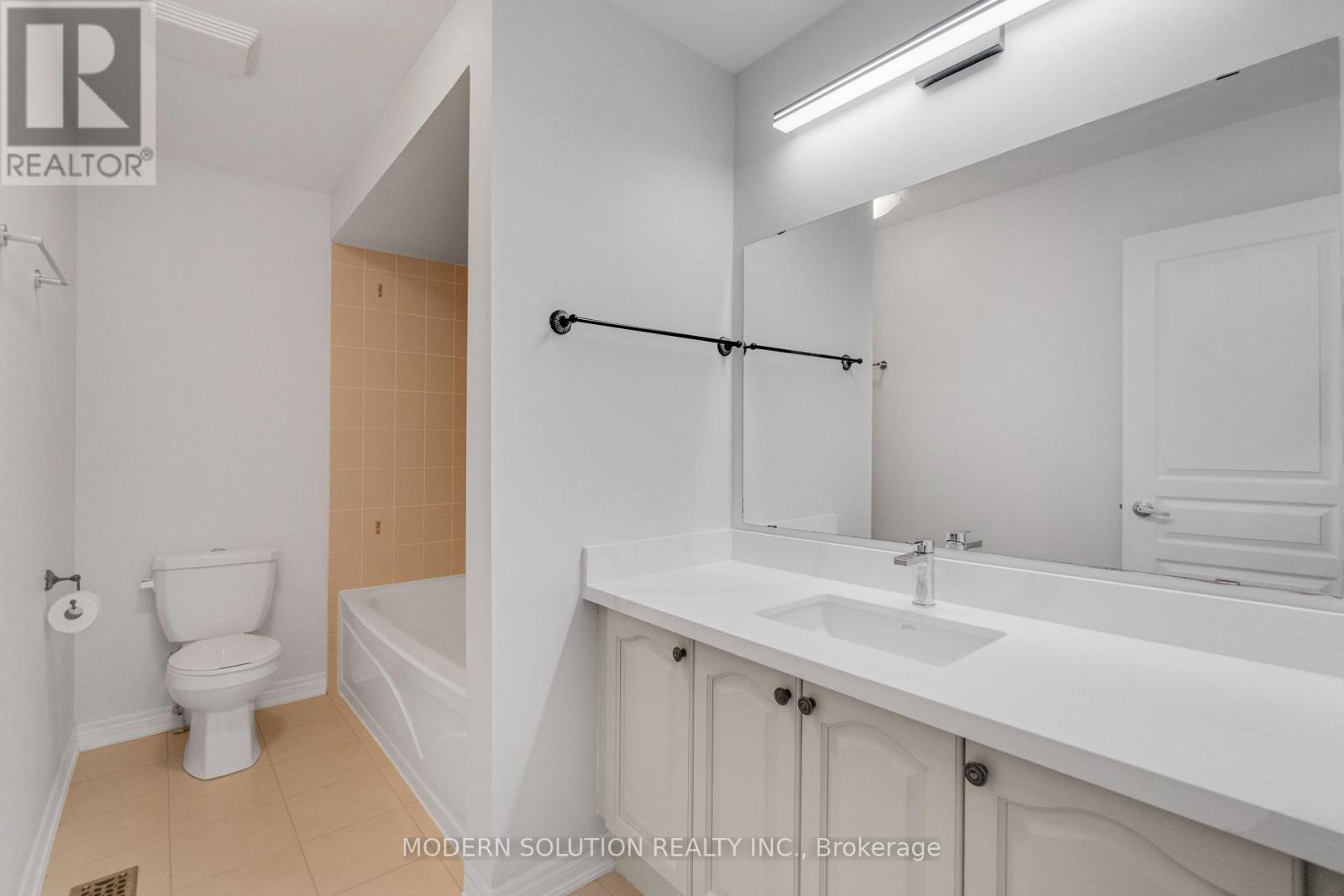 4 OVERHOLD CRESCENT - Image 40