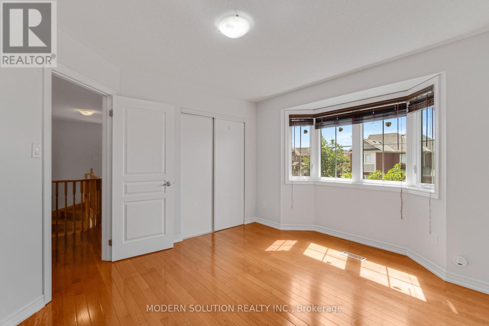 4 OVERHOLD CRESCENT - Image 33