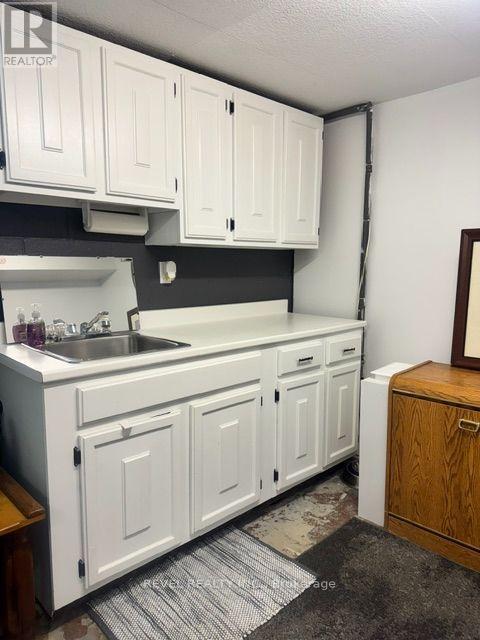393 PINE STREET N - Image 14