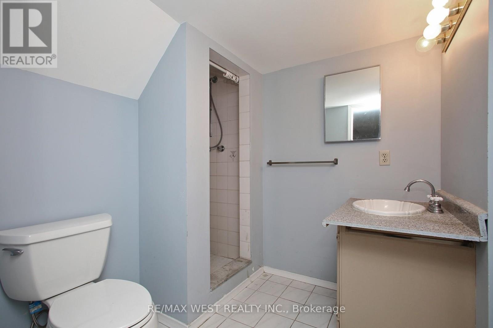 540 LOUIS DRIVE - 31