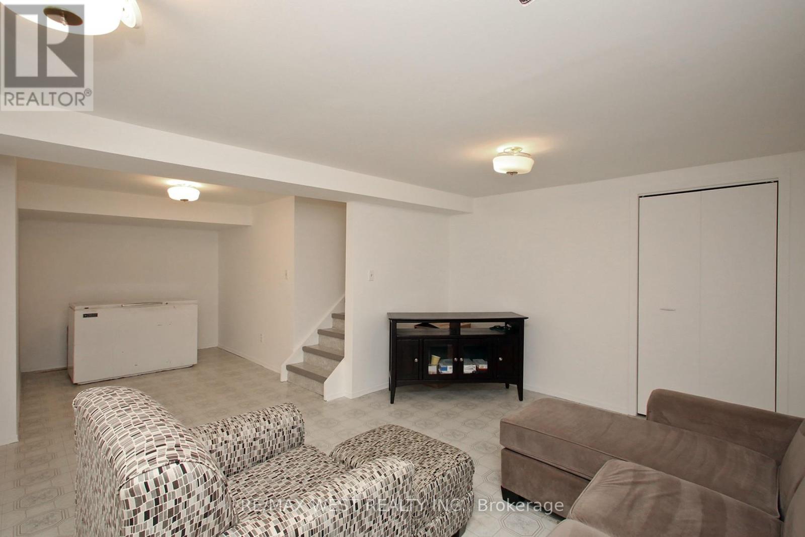 540 LOUIS DRIVE - 33