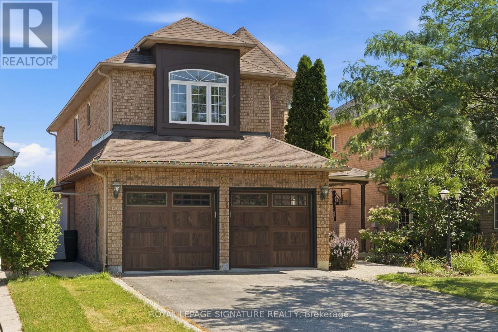 79 TWIN WILLOW CRESCENT E - 1