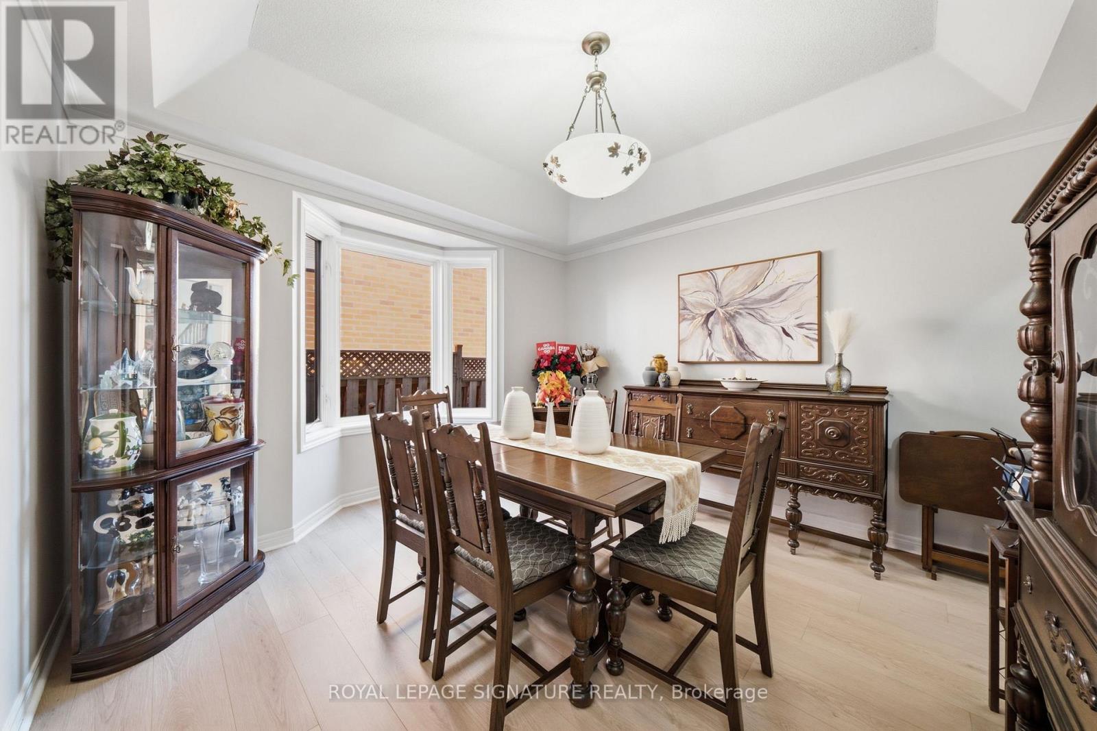 79 TWIN WILLOW CRESCENT E - 11