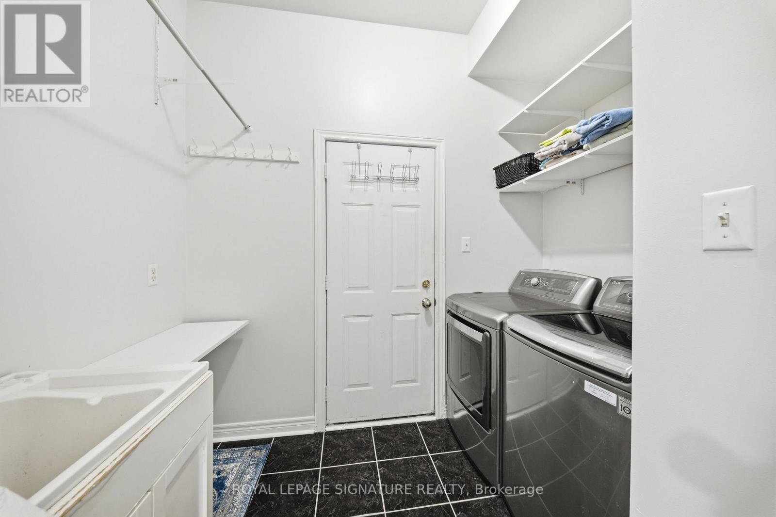 79 TWIN WILLOW CRESCENT E - 20