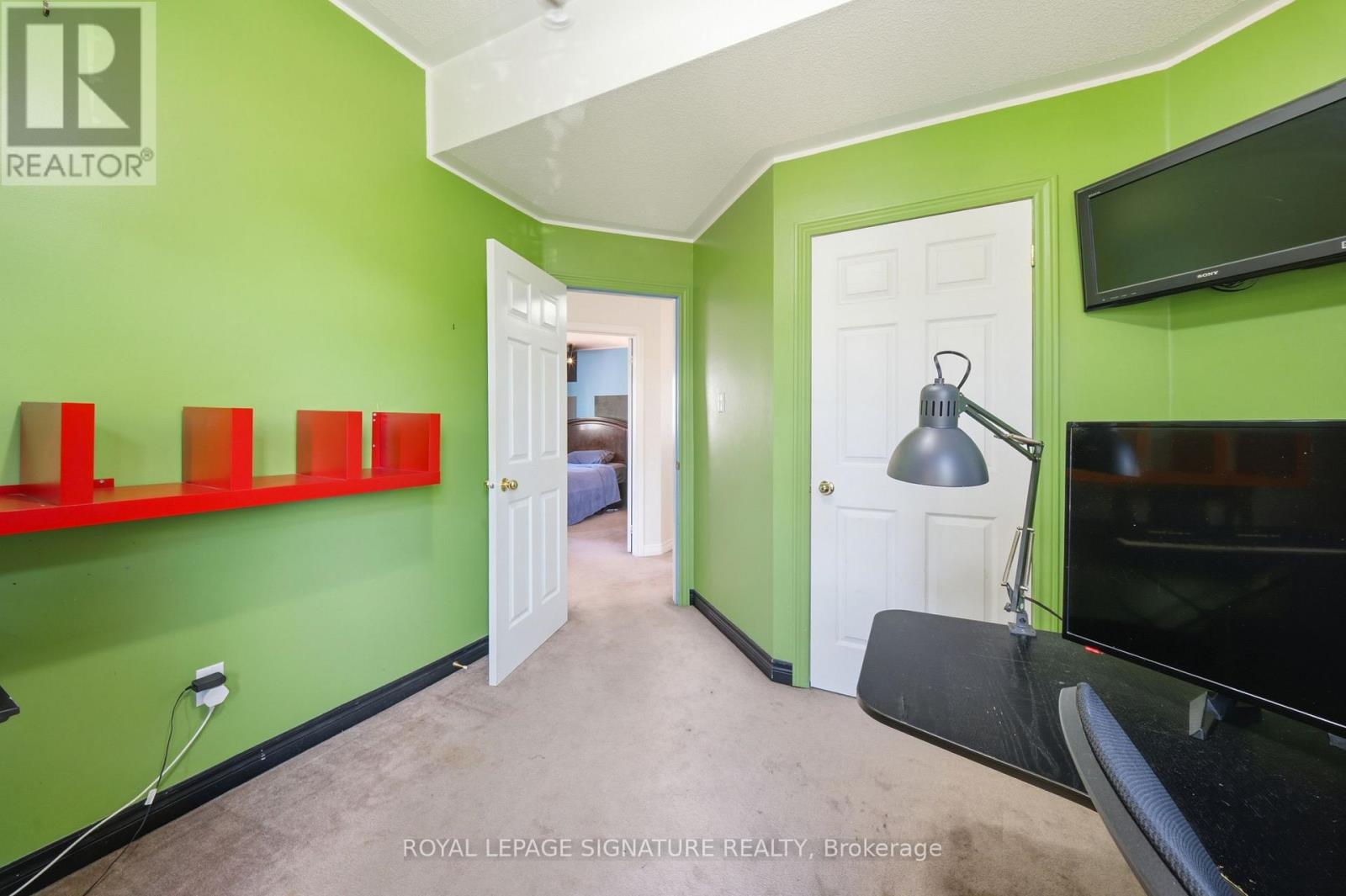 79 TWIN WILLOW CRESCENT E - 24