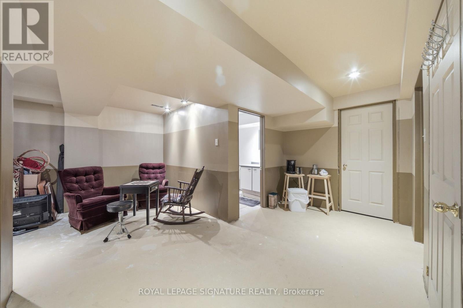 79 TWIN WILLOW CRESCENT E - 31