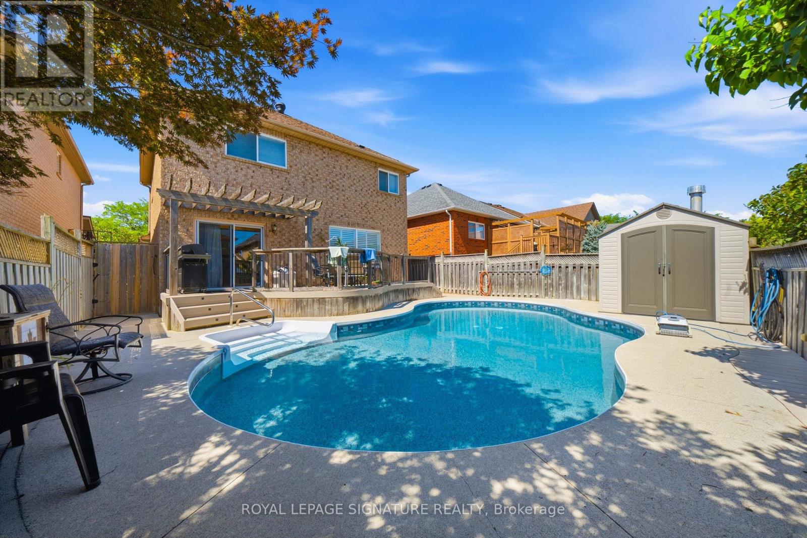 79 TWIN WILLOW CRESCENT E - 35