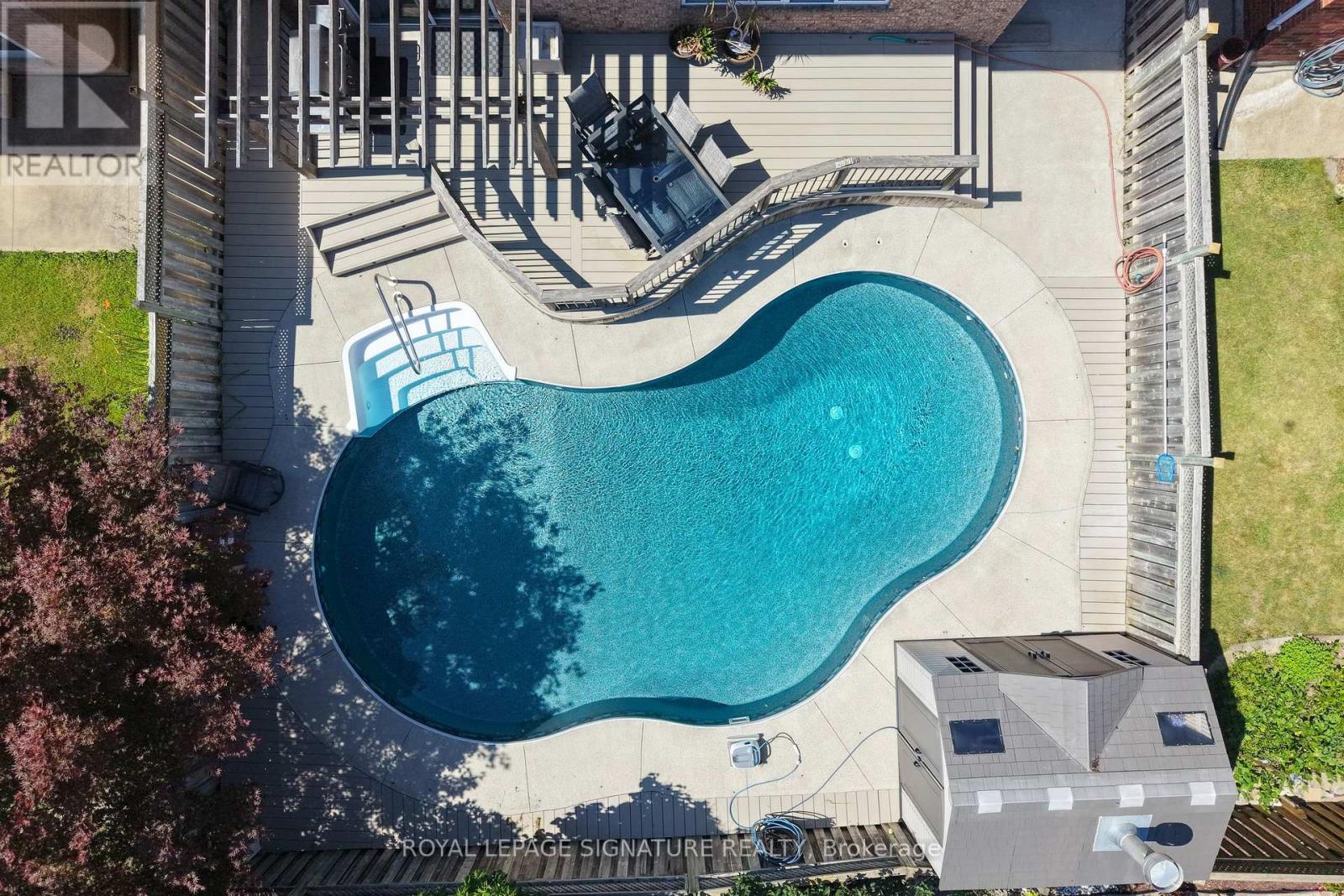 79 TWIN WILLOW CRESCENT E - 37