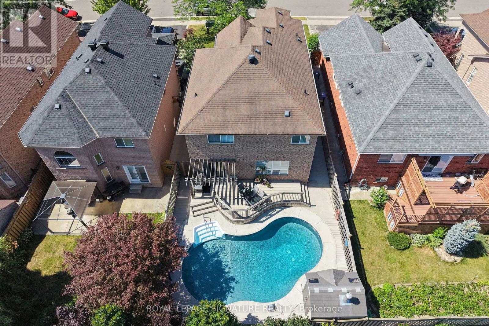 79 TWIN WILLOW CRESCENT E - 38