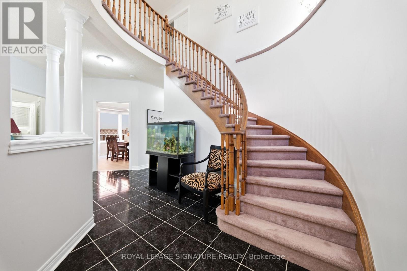 79 TWIN WILLOW CRESCENT E - 7