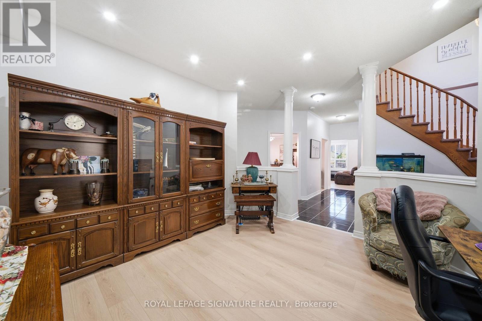 79 TWIN WILLOW CRESCENT E - 9