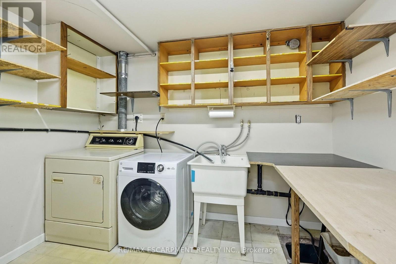 2145 SUNNYVALE DRIVE - Image 37