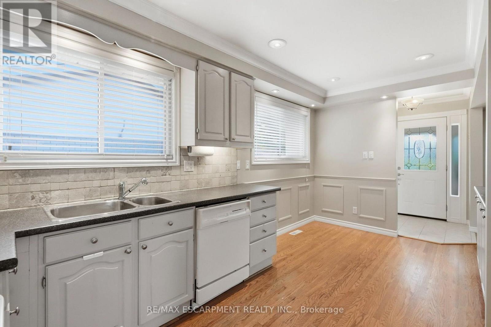 2145 SUNNYVALE DRIVE - Image 9