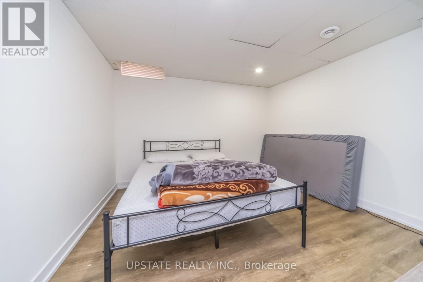 145 VALONIA DRIVE - Image 31