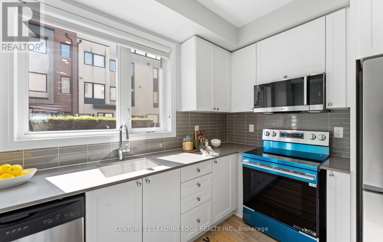 265 DOWNSVIEW PARK BOULEVARD - 16