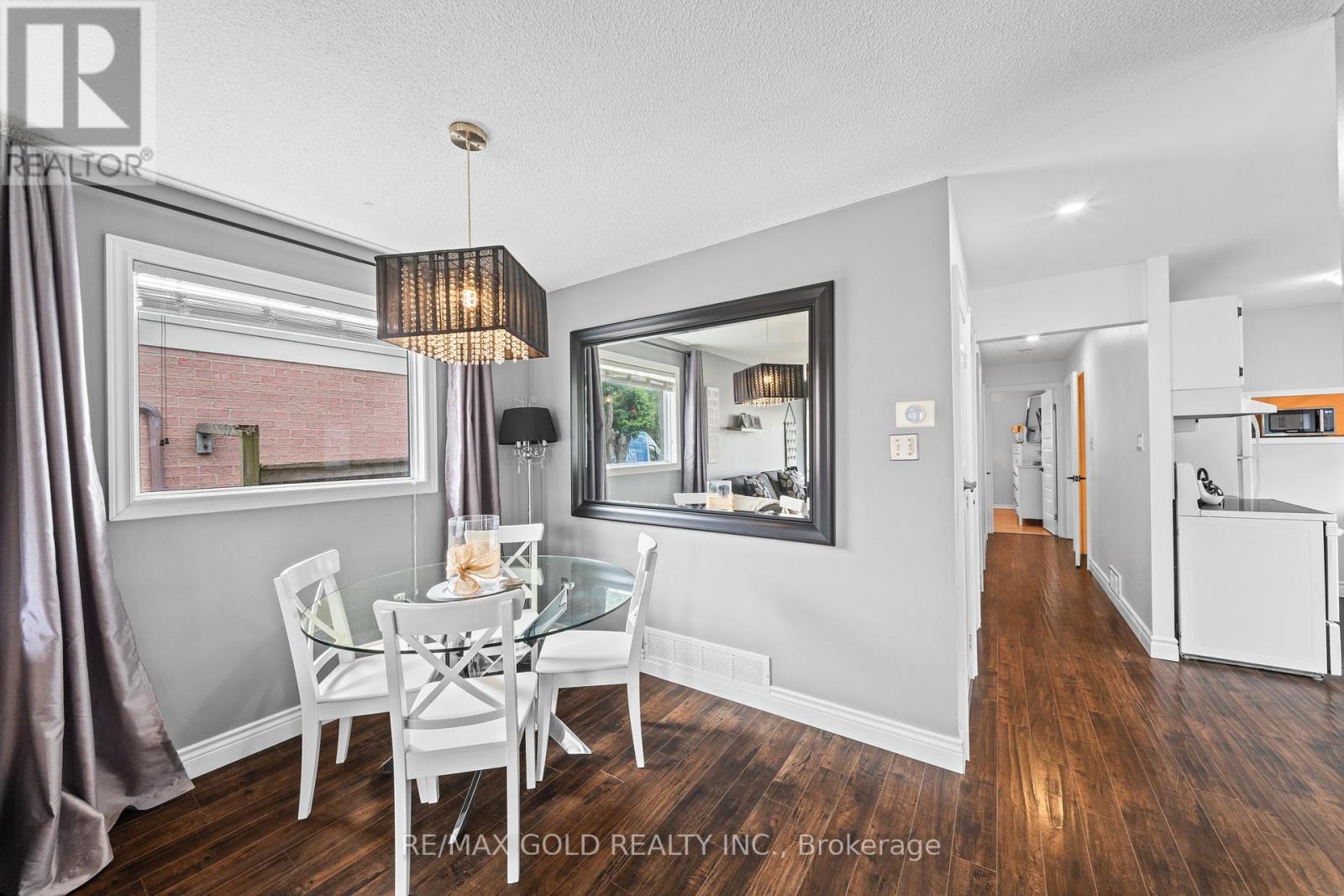 128 MARTINDALE CRESCENT - 12