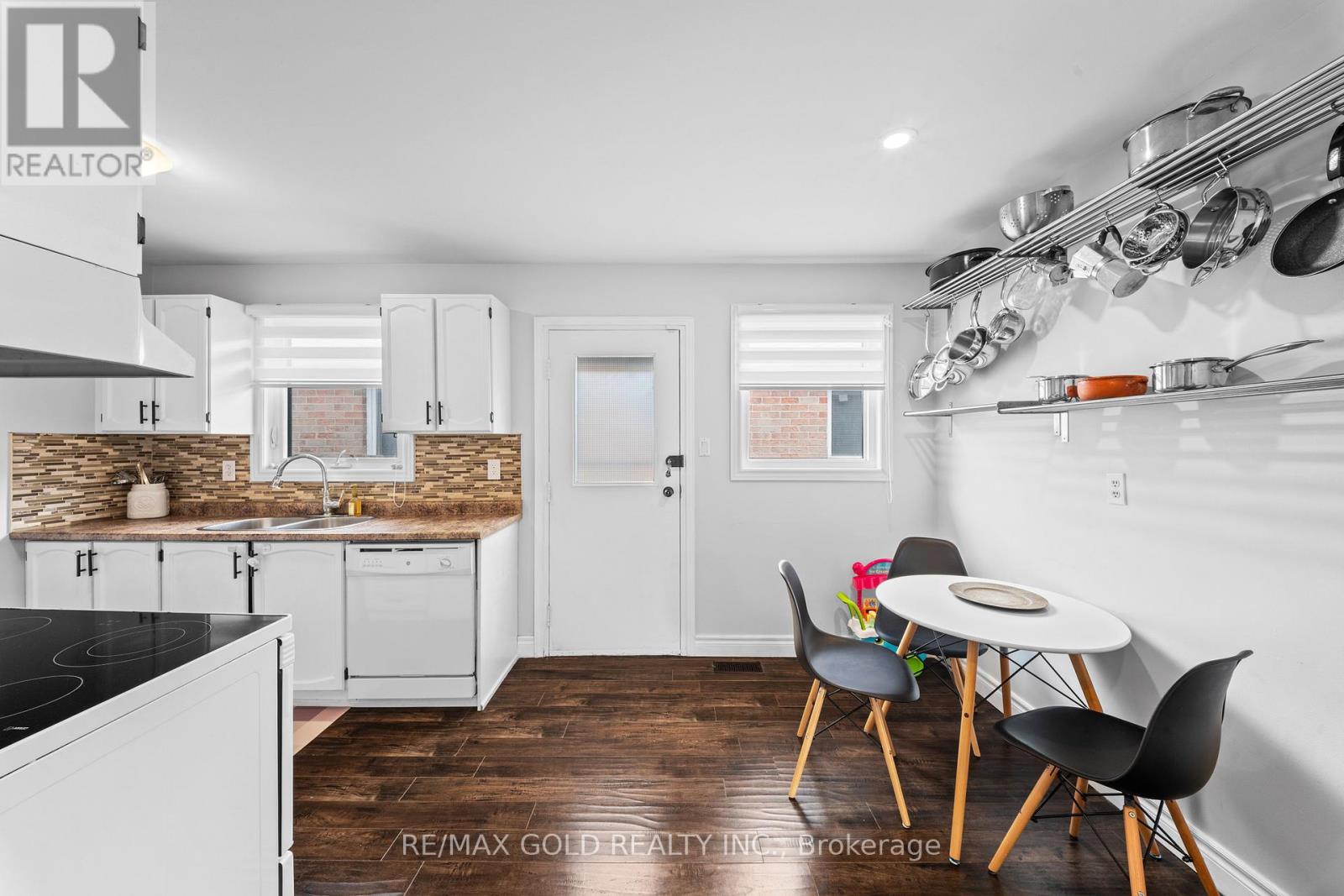128 MARTINDALE CRESCENT - 14