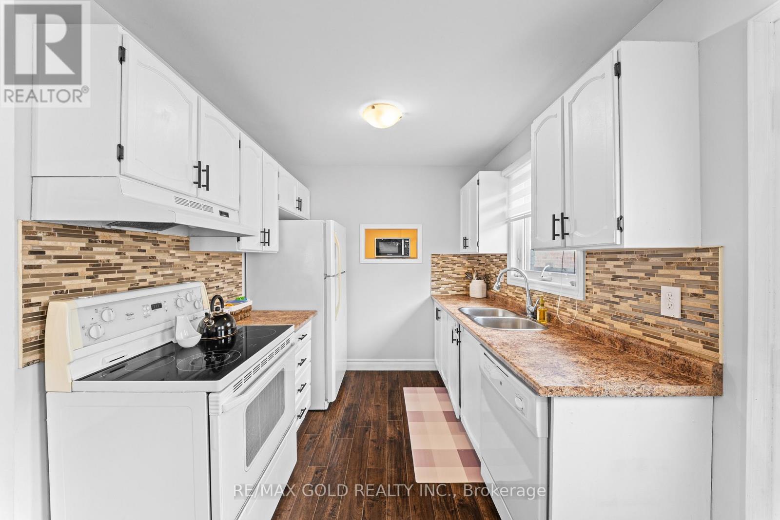 128 MARTINDALE CRESCENT - 16