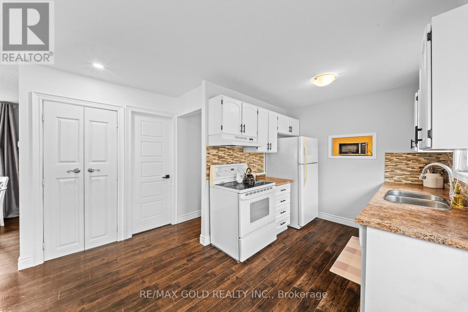 128 MARTINDALE CRESCENT - 17