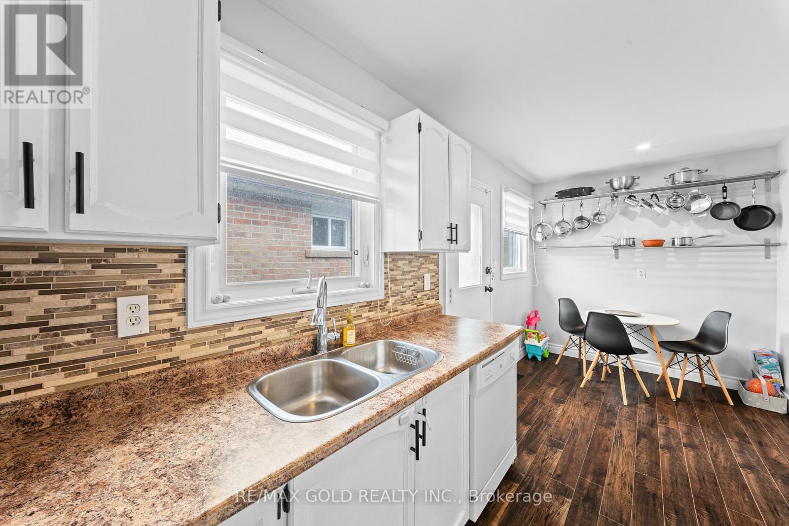128 MARTINDALE CRESCENT - 19