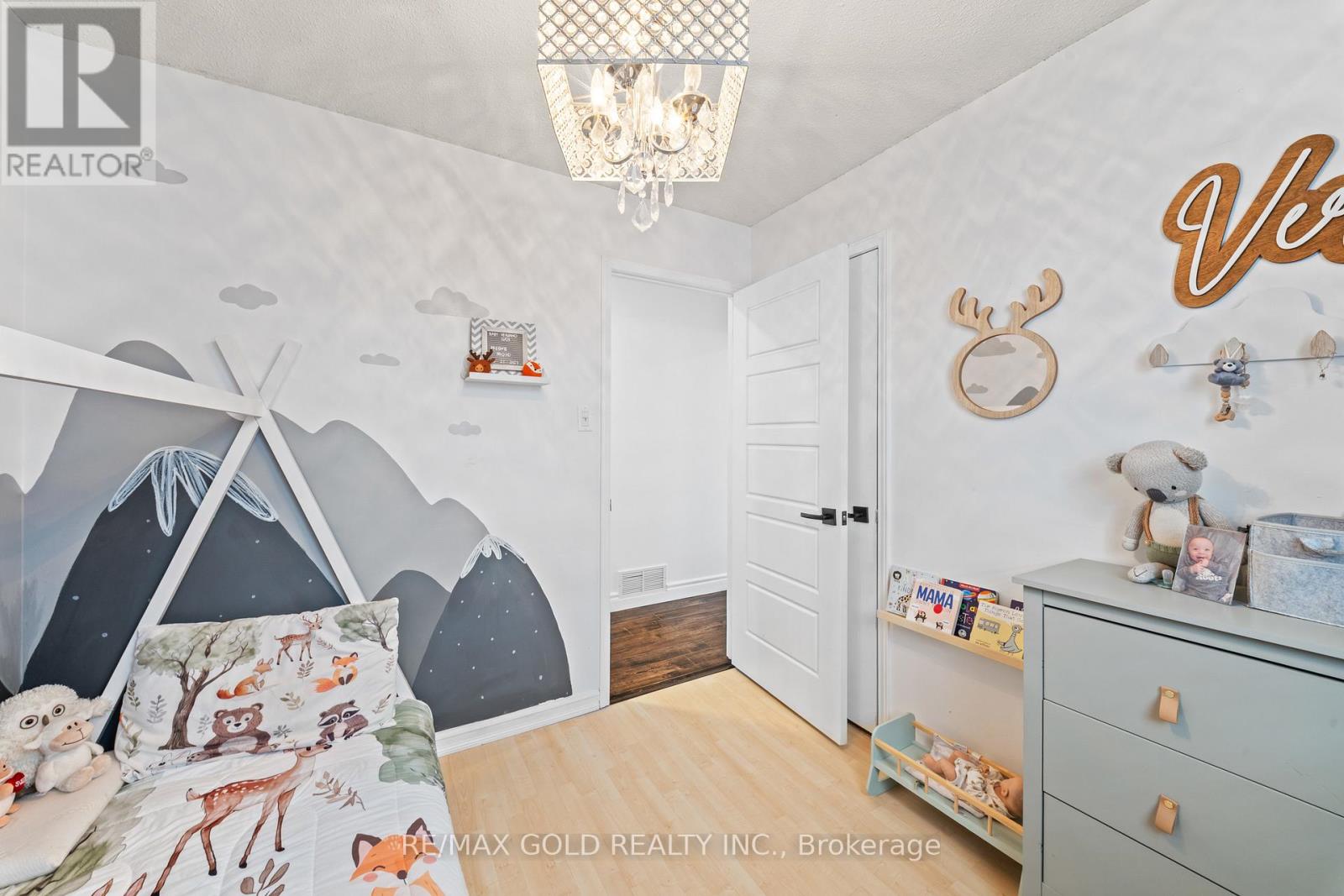 128 MARTINDALE CRESCENT - 28