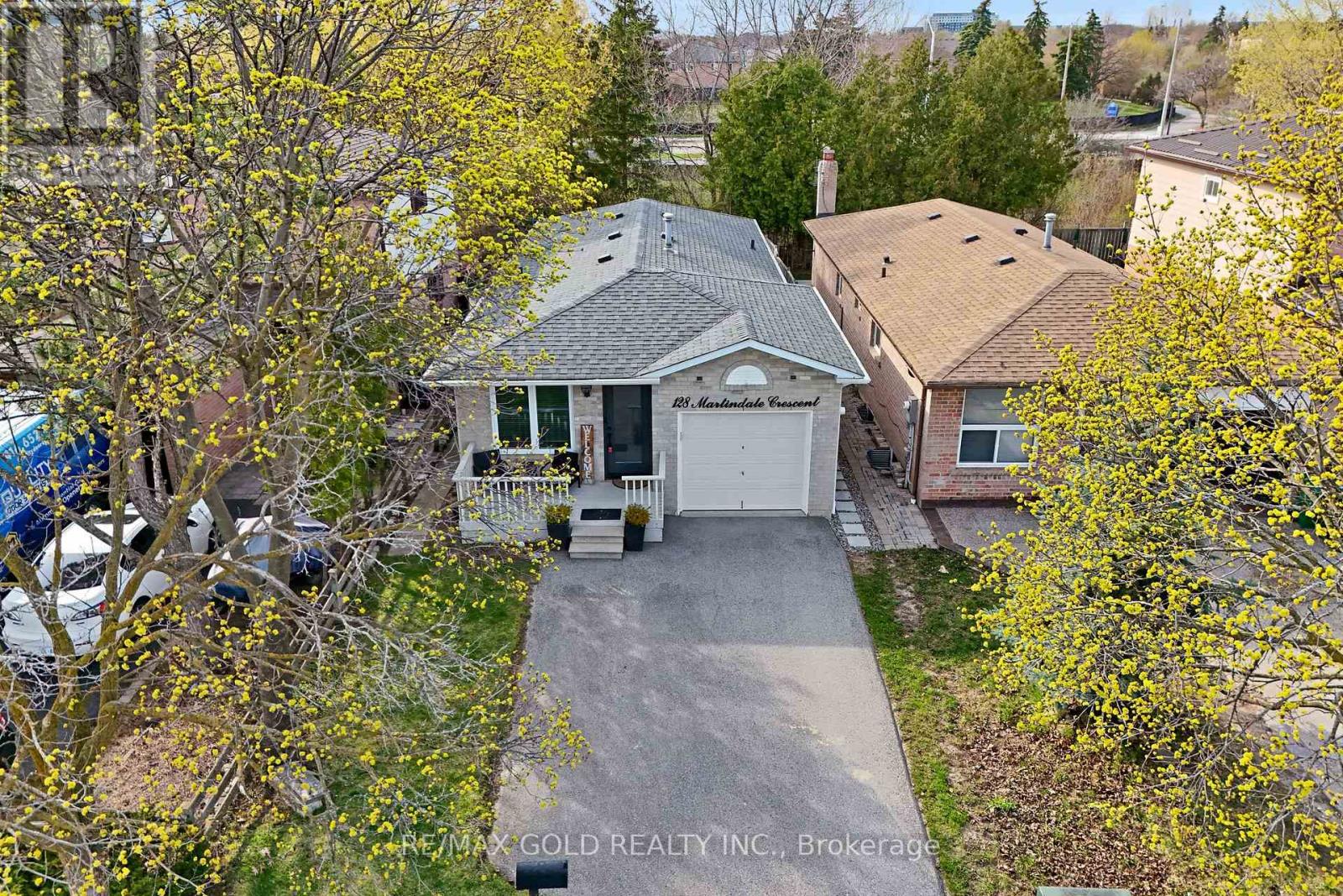128 MARTINDALE CRESCENT - 3