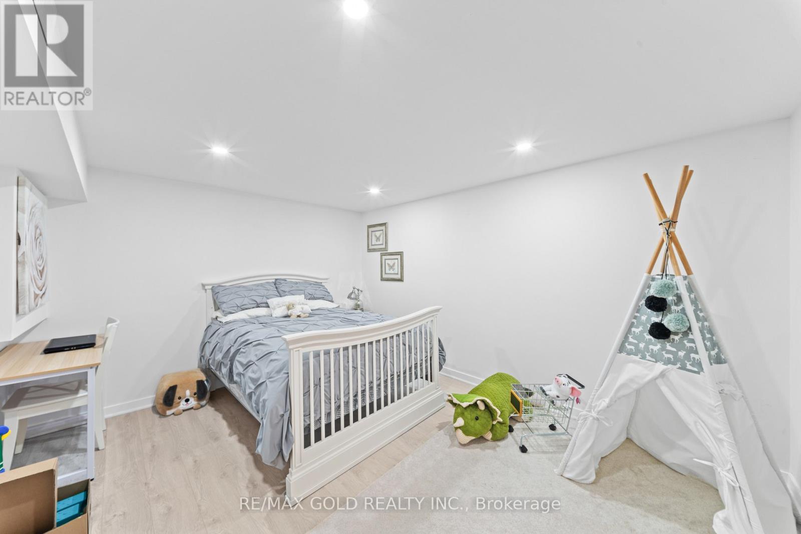 128 MARTINDALE CRESCENT - 38