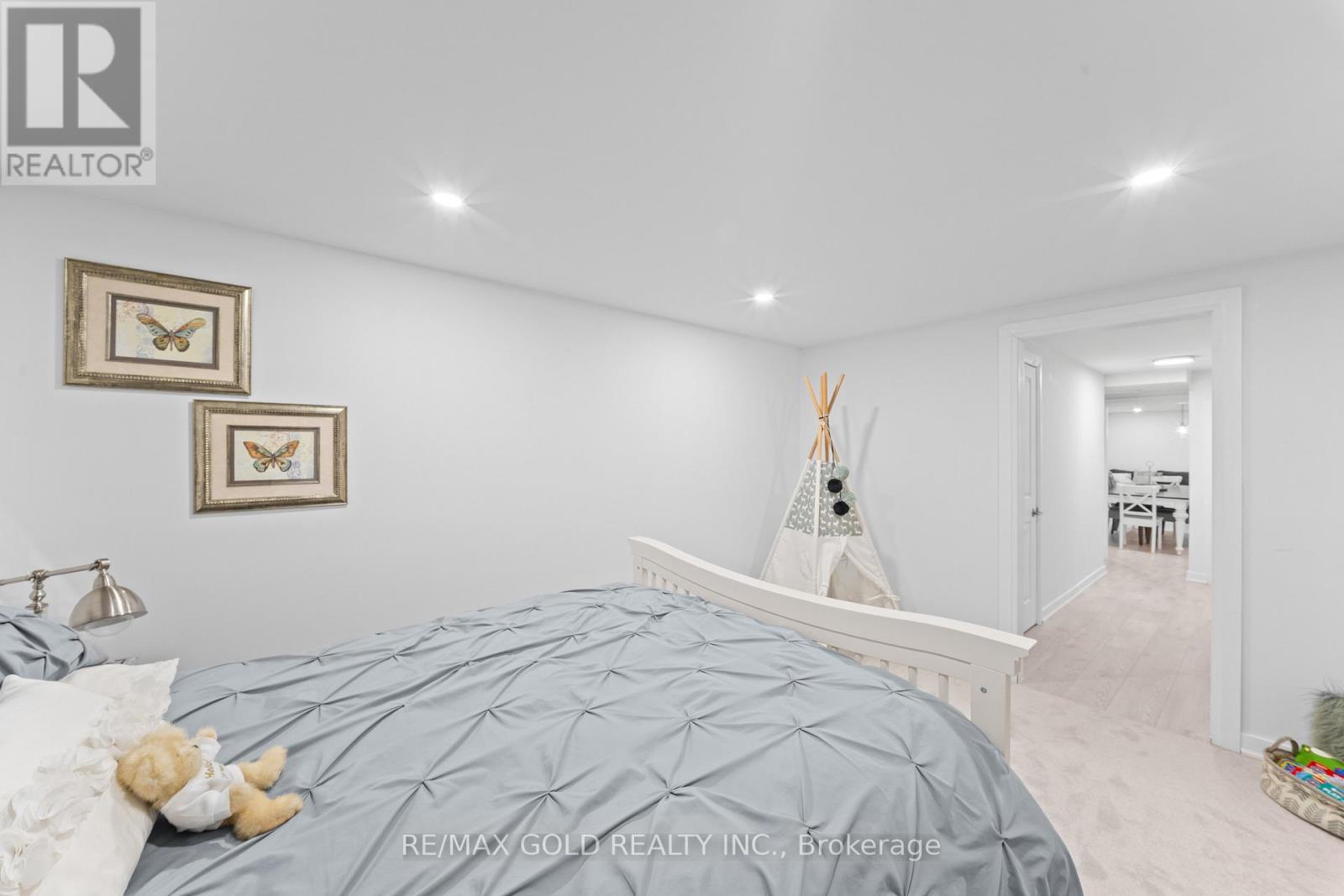128 MARTINDALE CRESCENT - 39