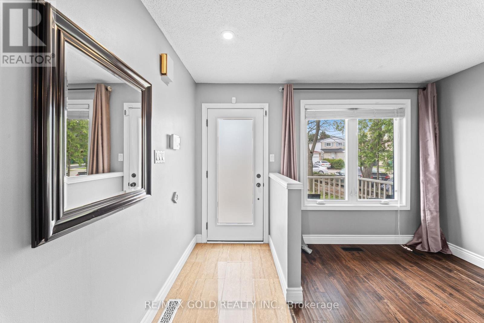 128 MARTINDALE CRESCENT - 4