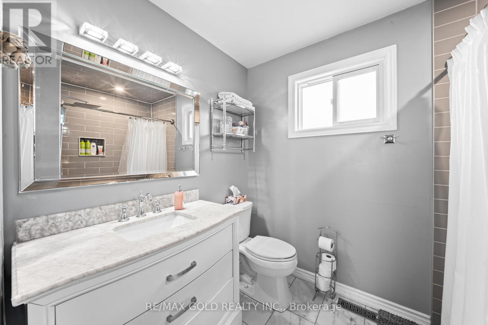 128 MARTINDALE CRESCENT - 40