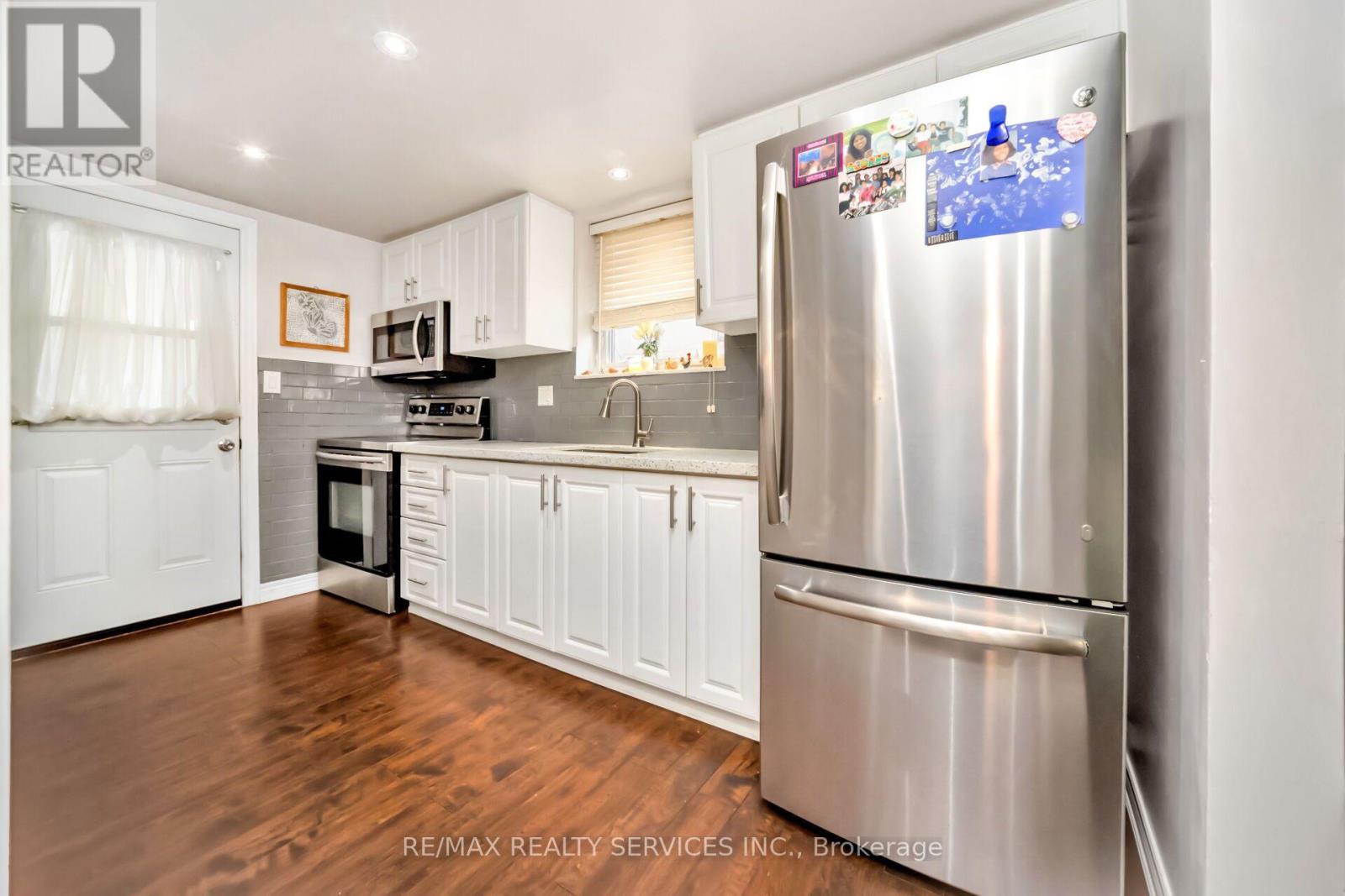 3287 MICHAUD AVENUE - 10