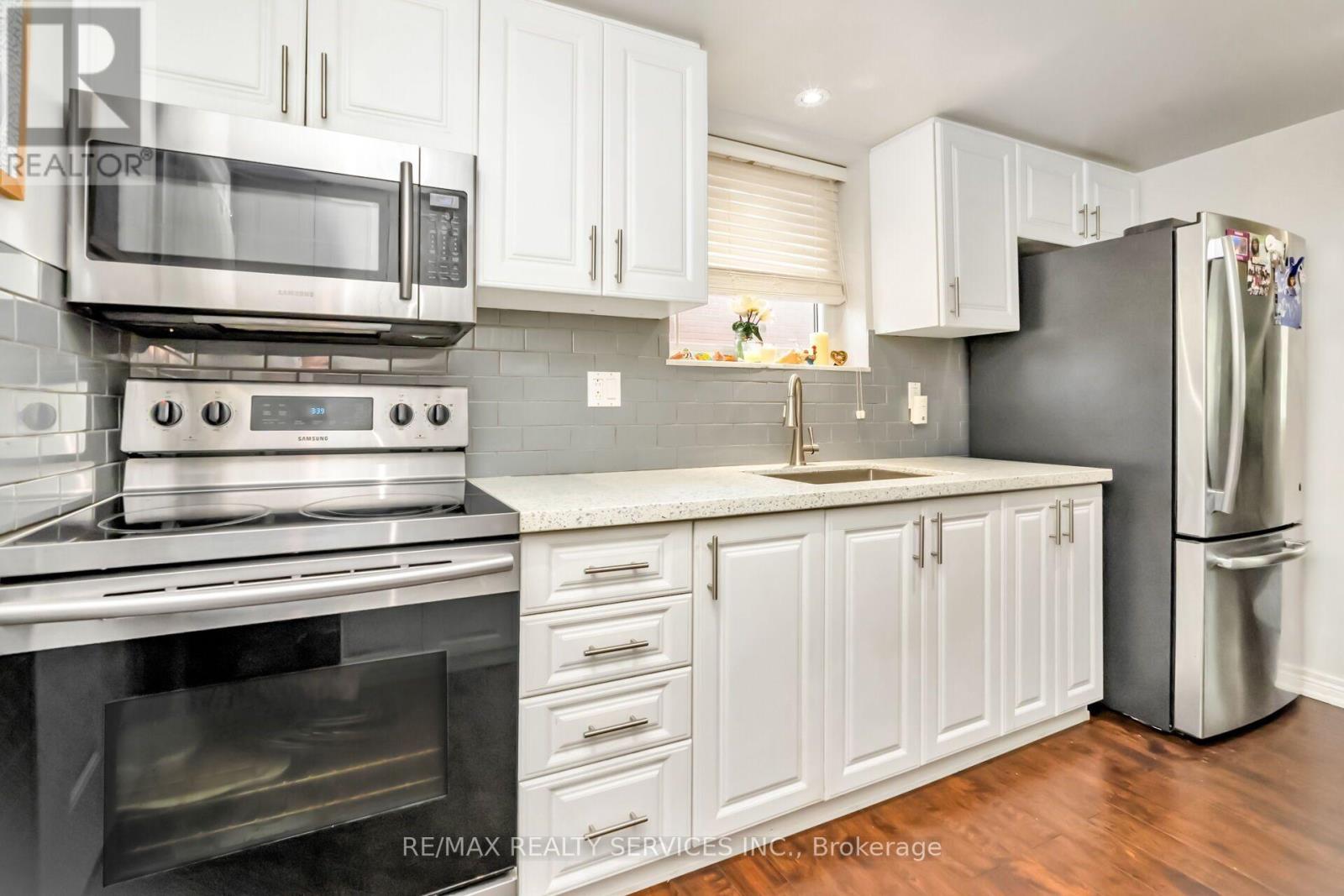 3287 MICHAUD AVENUE - 12