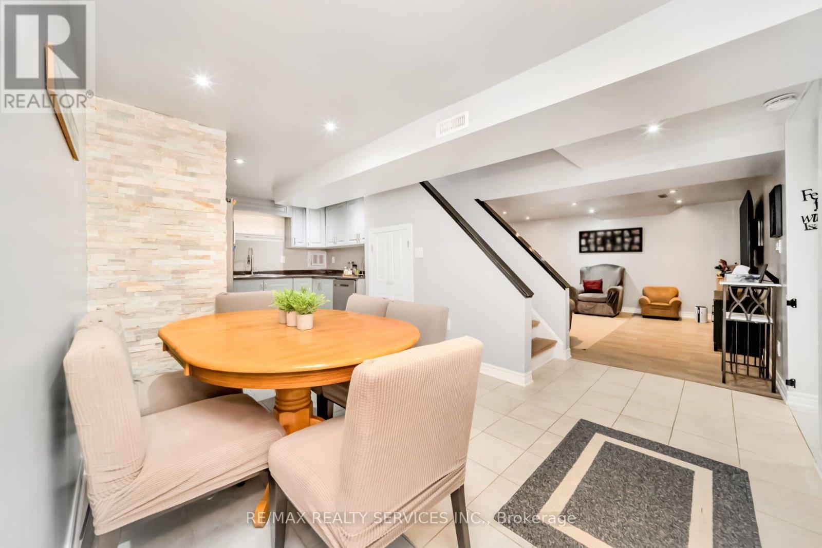 3287 MICHAUD AVENUE - 20