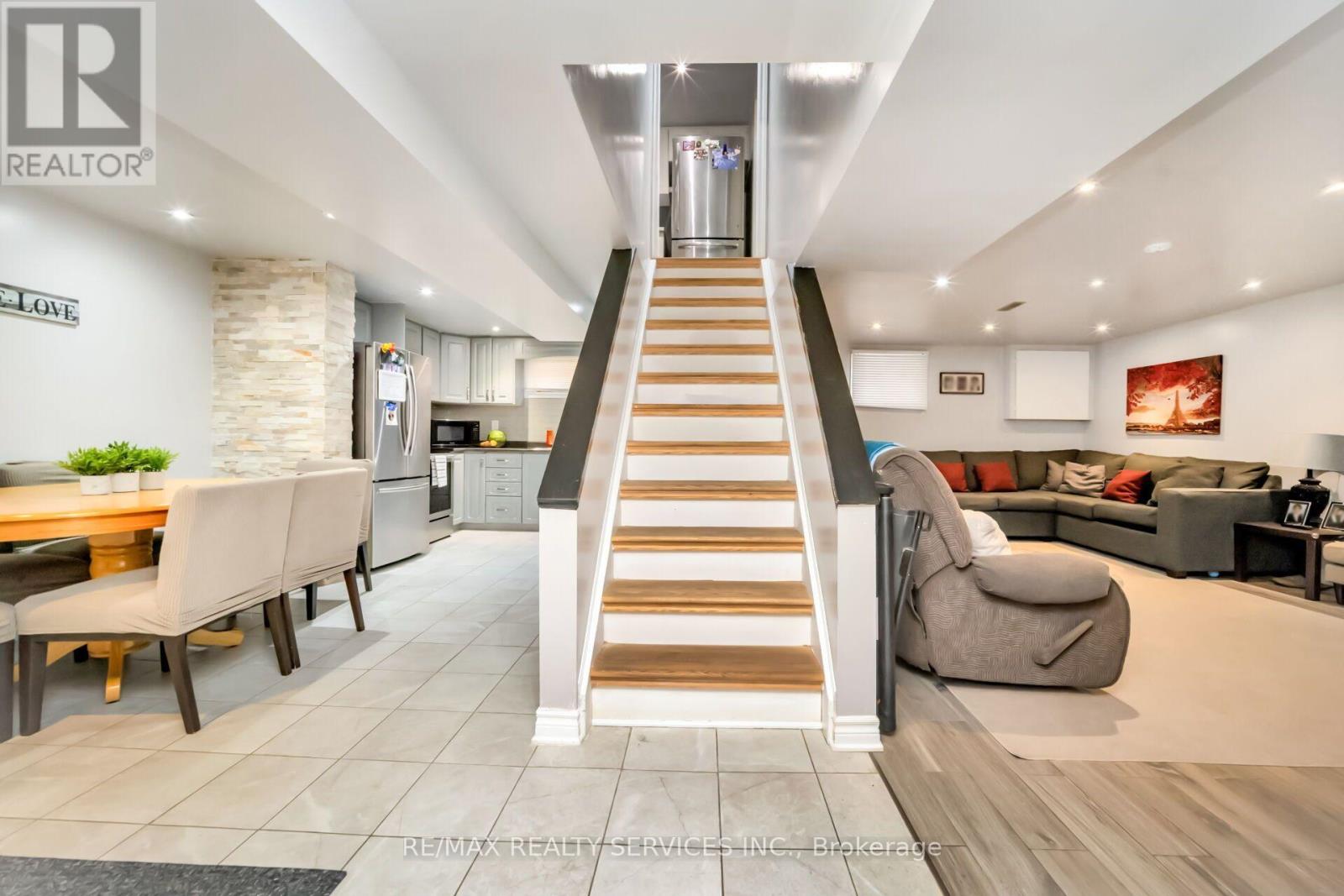 3287 MICHAUD AVENUE - 23