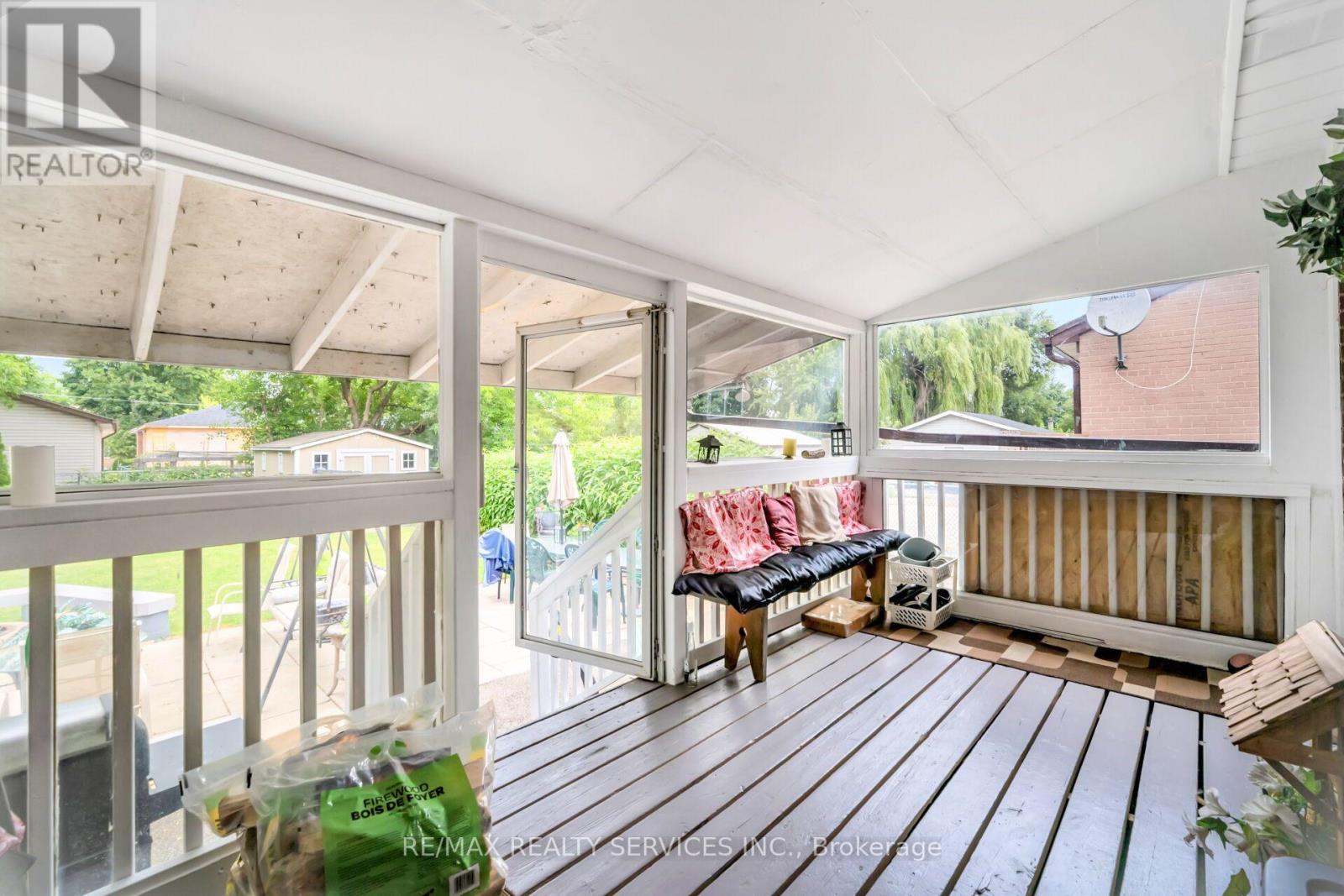 3287 MICHAUD AVENUE - 32