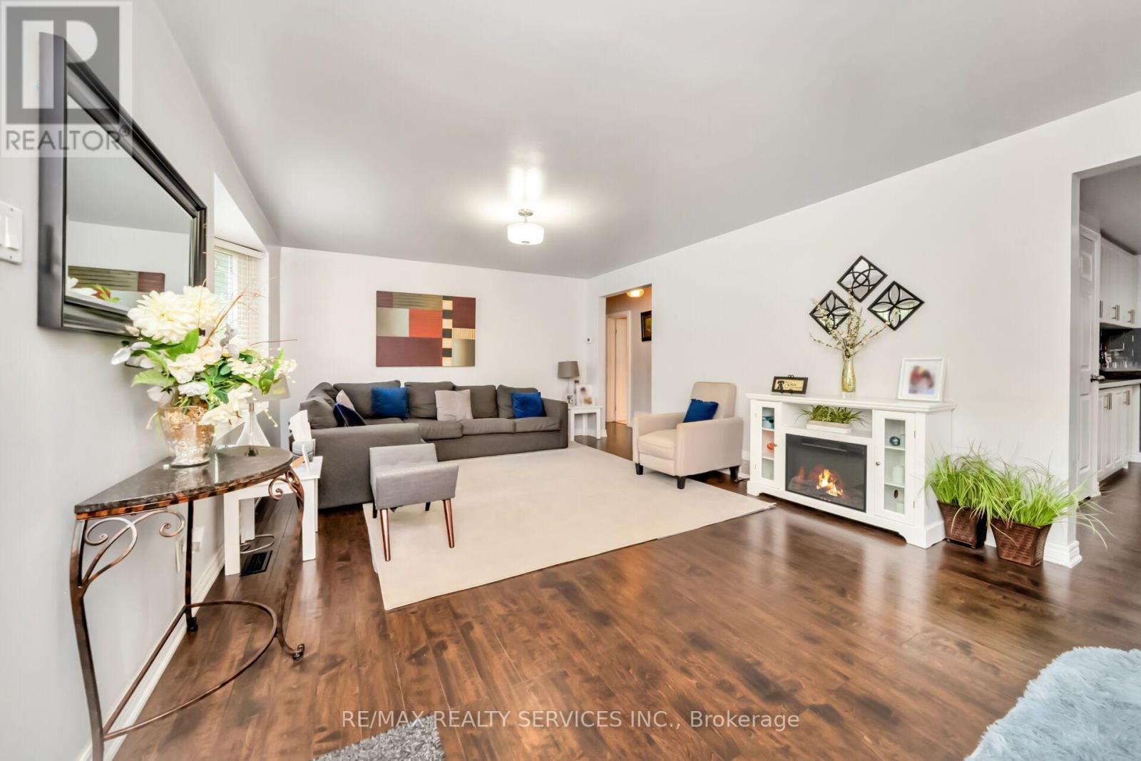 3287 MICHAUD AVENUE - 5