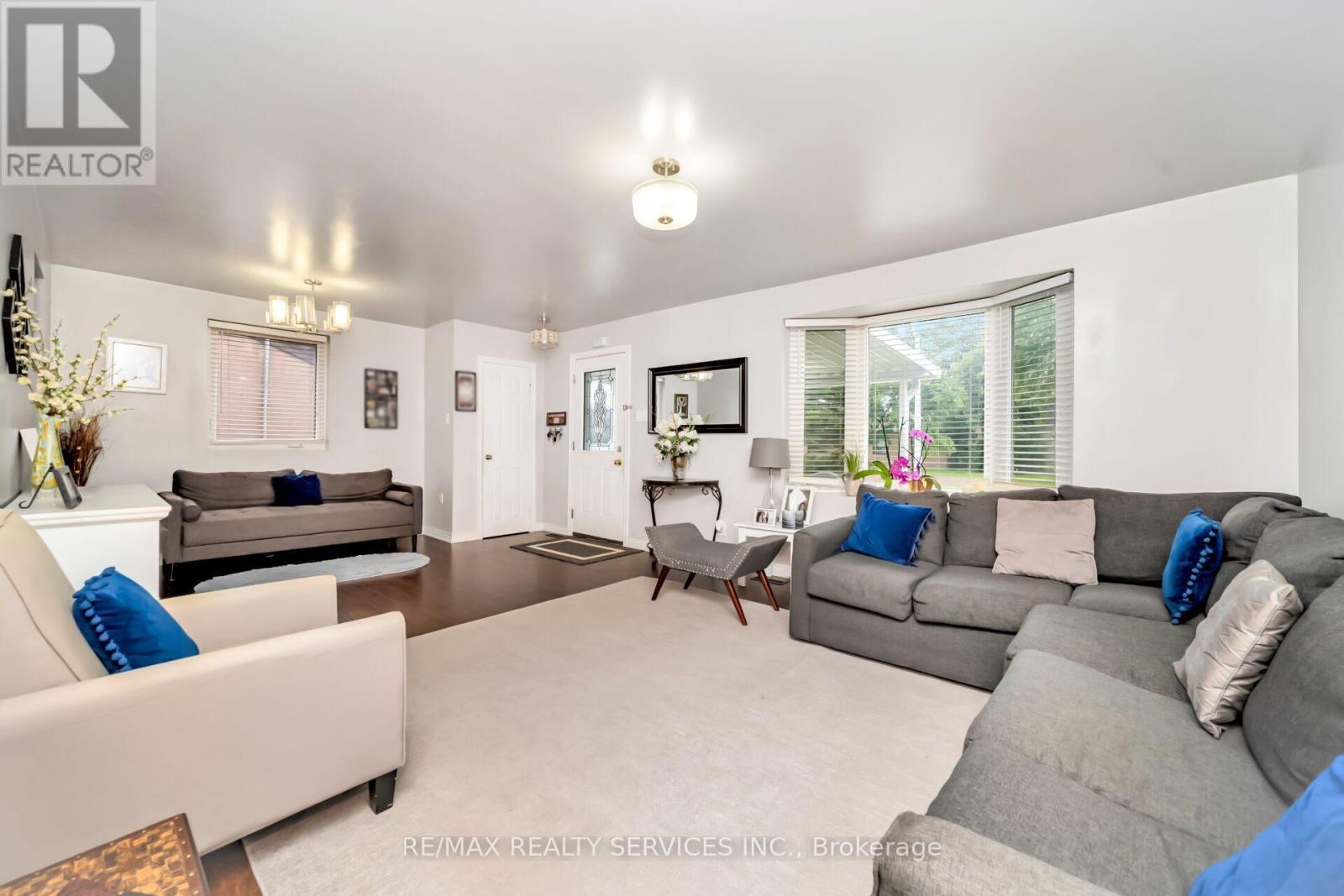 3287 MICHAUD AVENUE - 7